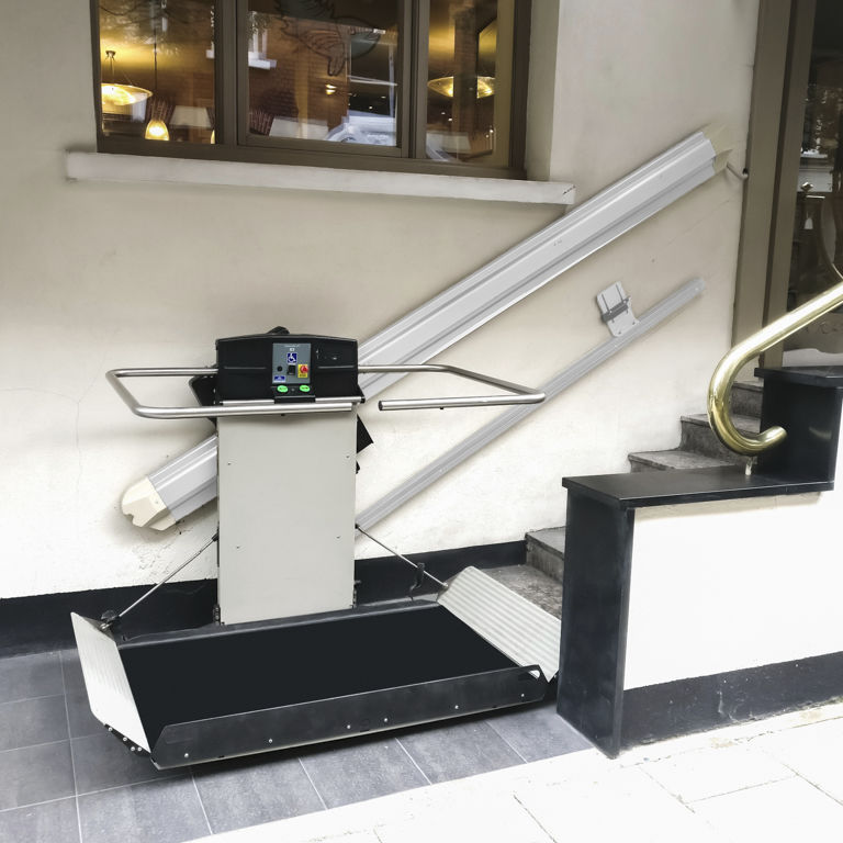 Plattform-Treppenlift / für Behinderte - X3 - Garaventa Lift - schräg ...