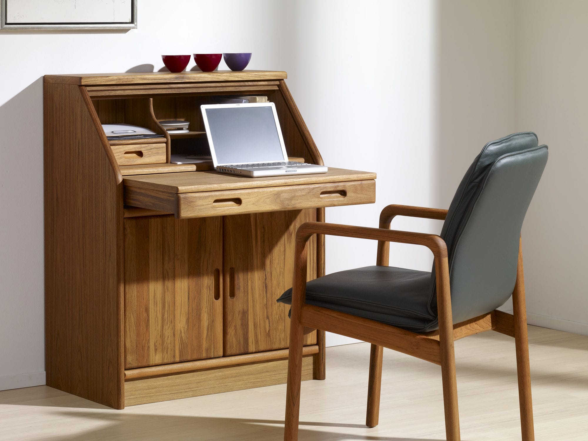 Traditioneller Sekretr - 1952S - dyrlund - Teakholz / mit integriertem  Stauraum / mit Regal