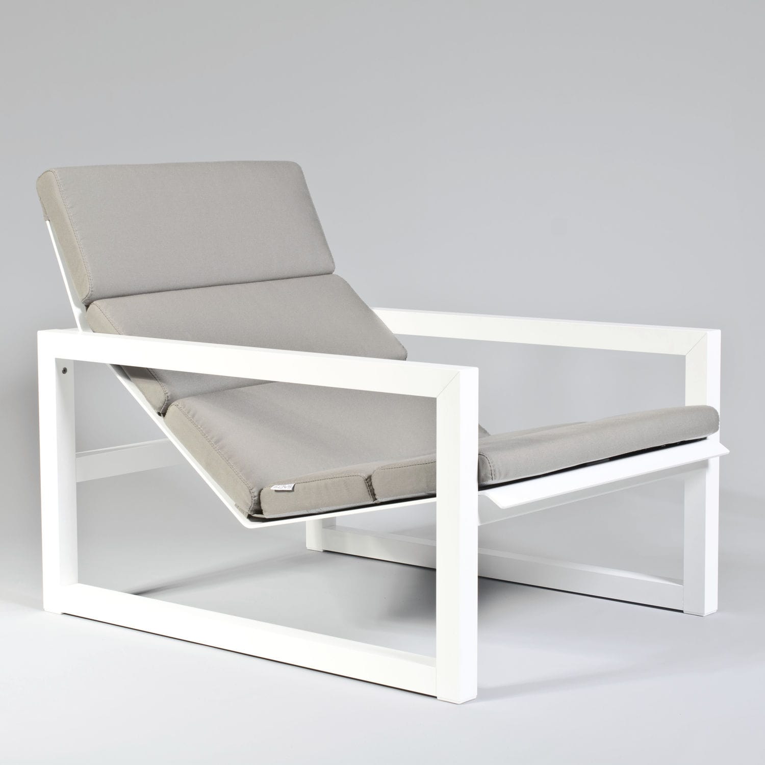 Moderne Sonnenliege SPIKES SACHI Premium Outdoor Furniture