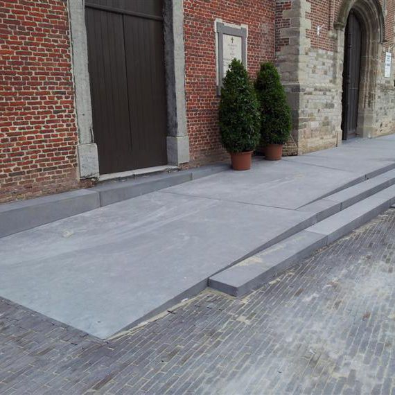 Beton-Zugangsrampe - DECKING ELEMENTS - URBASTYLE - für Behinderte