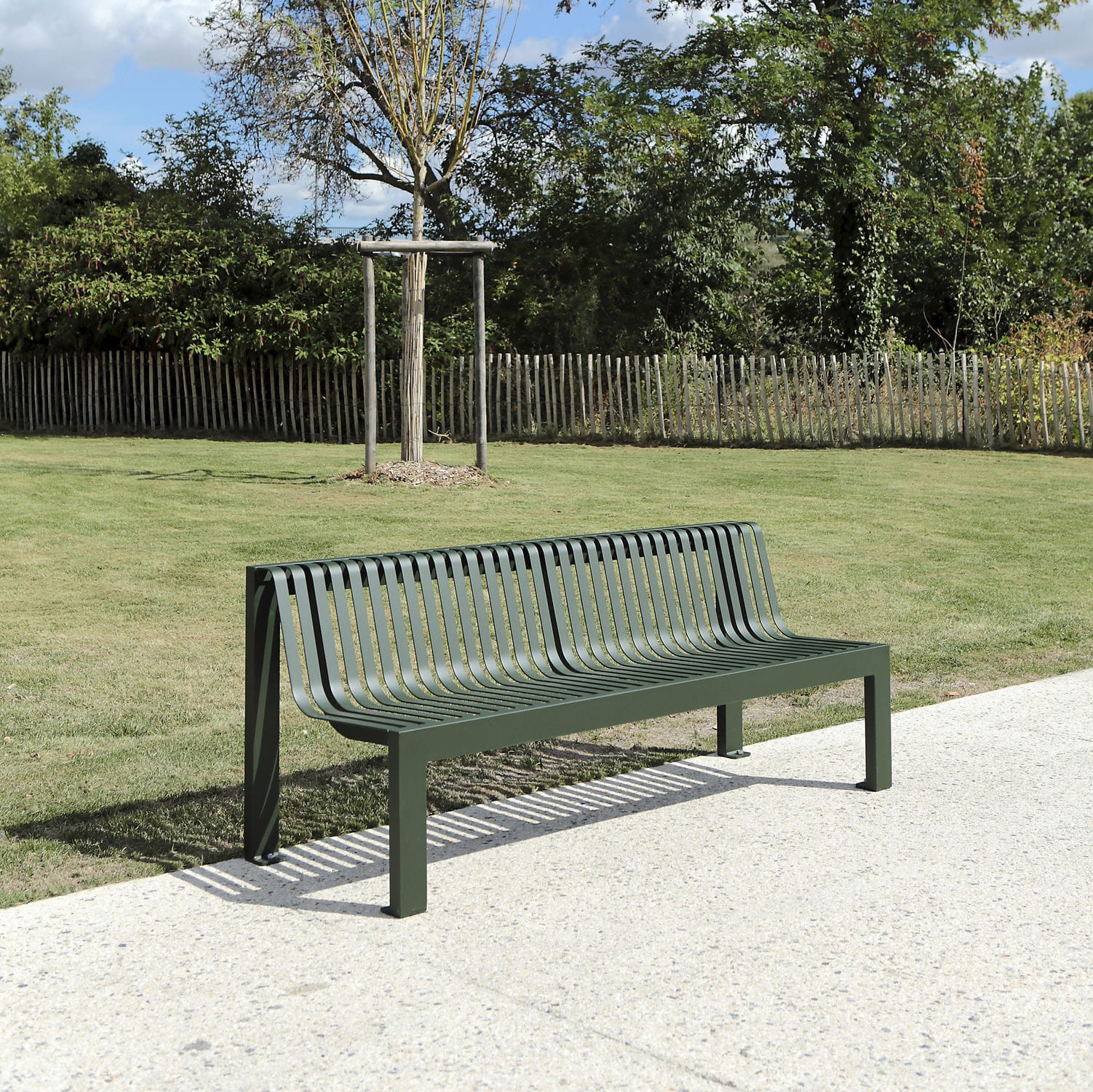 Moderne Parkbank - SYNERGIE - univers & cité - Stahl / mit Rückenlehne