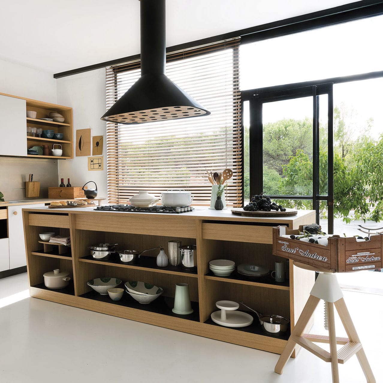 Moderne Küche - LEPIC - SCHIFFINI - Holz / Kochinsel / ohne Griff