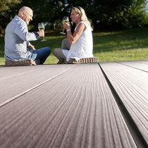 WPC-Terrassendiele / Holzoptik / gerillt...