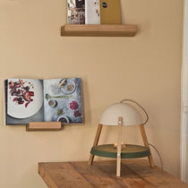 Wandmontiertes Regal / modern / aus Eiche...