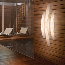 Moderne Wandleuchte / Plexiglas® / zylinderförmig...