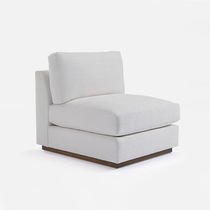 Moderner Kaminsessel / Stoff / Kissen /...
