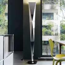 Stehleuchte / originelles Design / Metall...