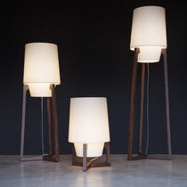 Tischlampe / modern / amerikanischer Nussbaum...