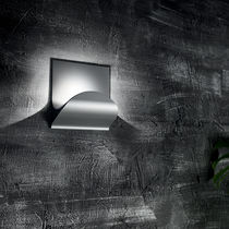 Moderne Wandleuchte / Aluminium / Stahl...