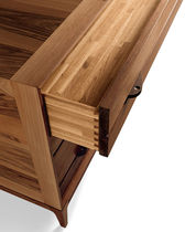 Moderne Kommode / Massivholz / braun