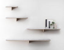 Wandmontiertes Regal / modern / aus Eiche...