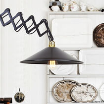 Moderne Wandleuchte / Nickel / fluoreszierend