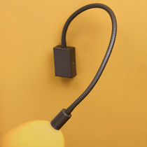Moderne Wandleuchte / Nickel / LED