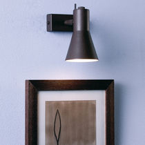 Moderne Wandleuchte / Nickel / mit Glühlampe
