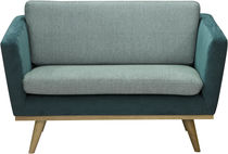 Modernes Sofa / Holz / Stoff / 2 Plätze
