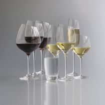 Glas mit Stiel / Wein / geblasenes Glas...
