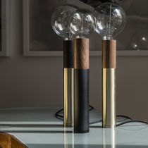 Tischlampe / modern / Metall / Holz