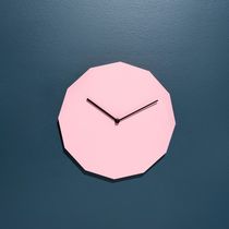 Moderne Uhr / Analog / wandmontiert / Stahl