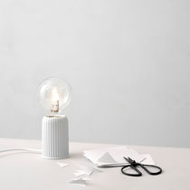 Tischlampe / modern / Porzellan / Innenraum