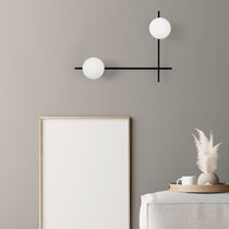Moderne Wandleuchte / Metall / geblasenes...