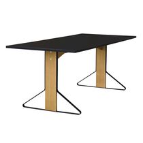 Moderner Esstisch / aus Eiche / aus MDF...