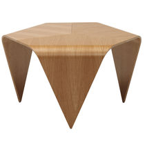 Moderner Couchtisch / aus Eiche / aus Nussbaum...