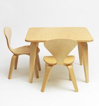 Moderner Tisch / aus Nussbaum / aus Birke...