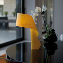 Tischlampe / Holz / originelles Design /...