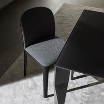 Moderner Stuhl / Stoff / Massivholz / Gestell...