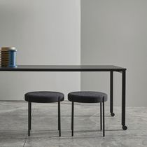 Moderner Hocker / Edelstahl / mit Fußgestell...