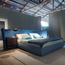 Doppelbett / modern / Polster / Stoff