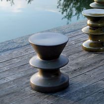 Beistelltisch / originelles Design / Feinsteinzeug...