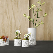 Moderne Vase / Porzellan