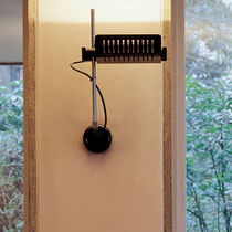 Moderne Wandleuchte / Metall / regelbar...