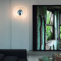 Moderne Wandleuchte / Metall / geblasenes...
