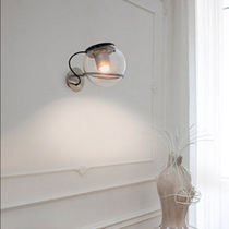 Moderne Wandleuchte / Metall / geblasenes...