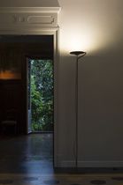 Stehleuchte / Metall / modern / LED