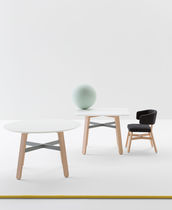 Moderner Tisch / aus Buche / MDF-Laminat...