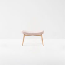 Moderner Hocker / aus Buche / Stoff / Polster