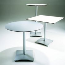 Moderner Bistrotisch / Aluminium / quadratisch