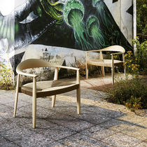 Moderner Sessel / Stoff / Leder / aus Esche