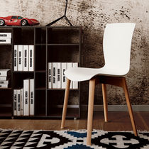 Moderner Stuhl / Polster / recyceltes Material...
