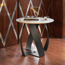 Moderner Couchtisch / aus Nussbaum / Glas...