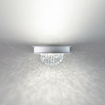Moderne Wandleuchte / gestrichenes Metall...