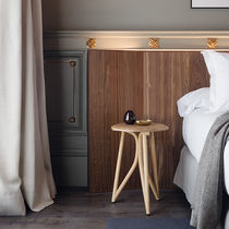 Moderner Beistelltisch / Massivholz / Rattan...