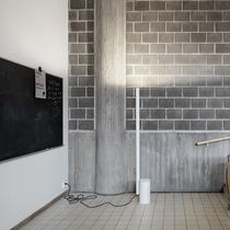 Stehleuchte / modern / Aluminium / Stahl