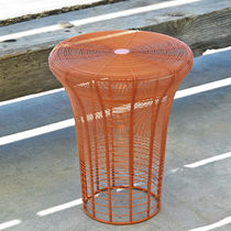 Moderner Hocker / thermolackierter Stahl...