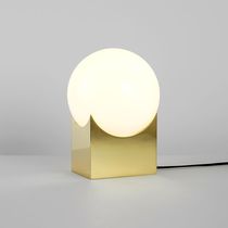 Tischlampe / modern / Messing / Glas