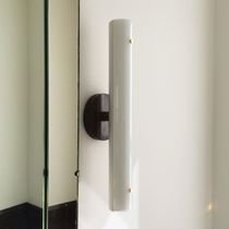 Moderne Wandleuchte / Messing / Glas / Holz
