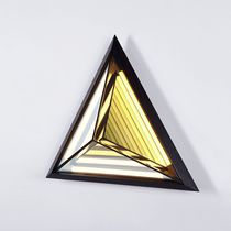 Moderne Wandleuchte / Messing / Glas / Holz